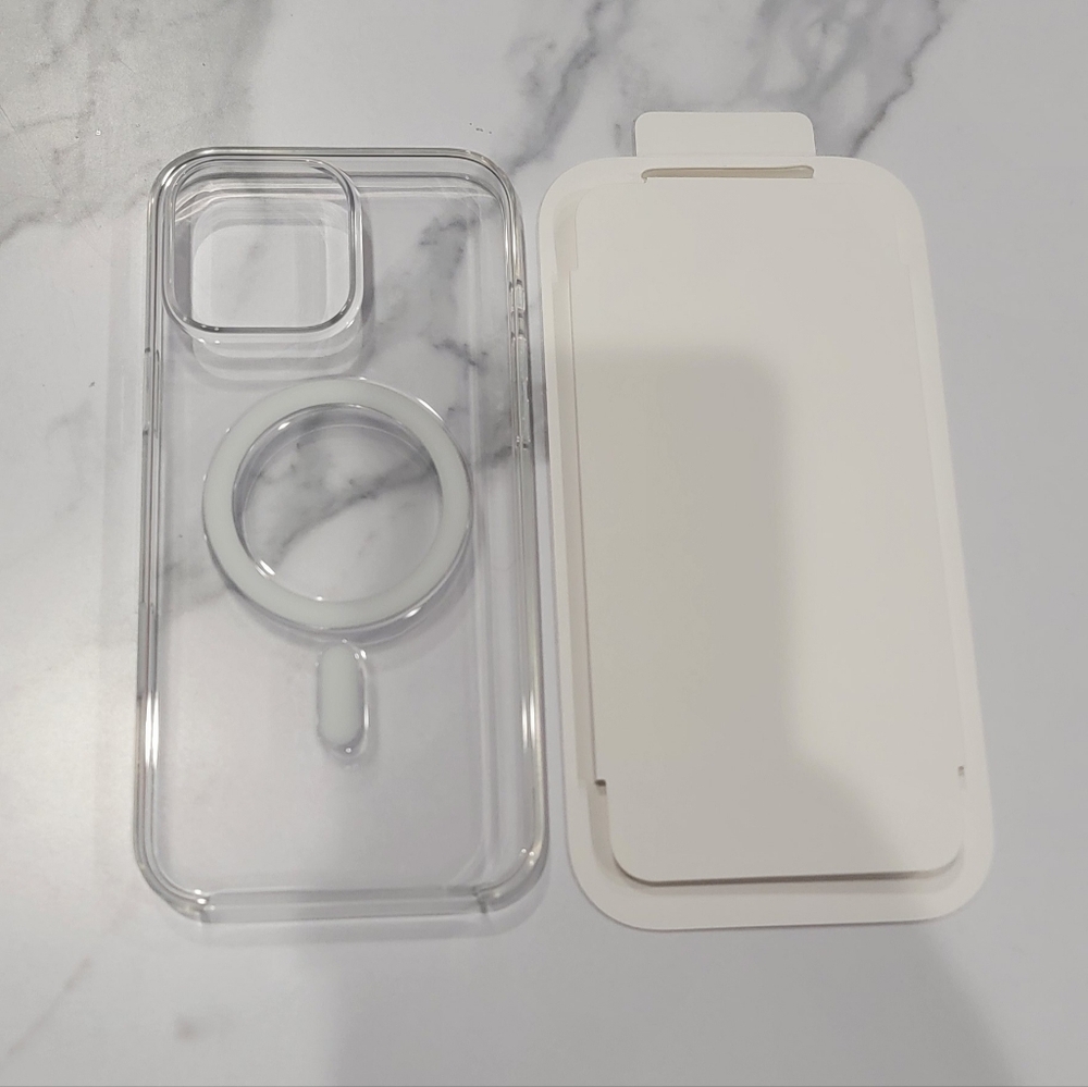 Apple iPhone 16 Pro Max Clear Case, With MagSafe - Picture 3 of 6